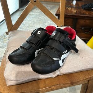 Peloton women’s size 41 with clips